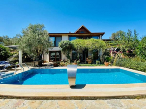 Artistic Villa Yasmincita with Private Pool